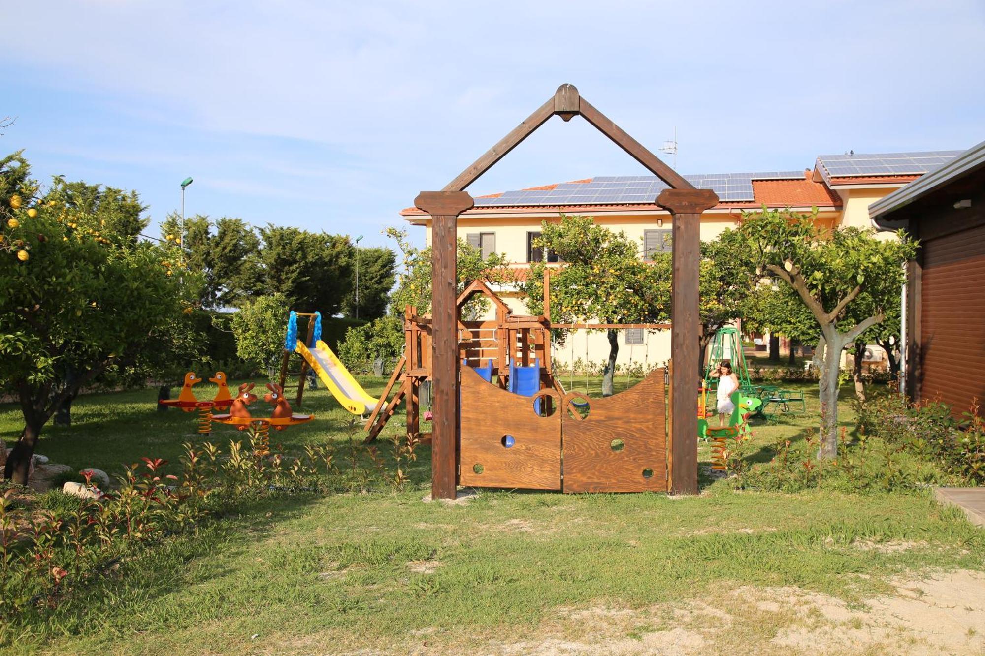 Club Esse Aquilia Beach Village Badolato Marina Exterior foto