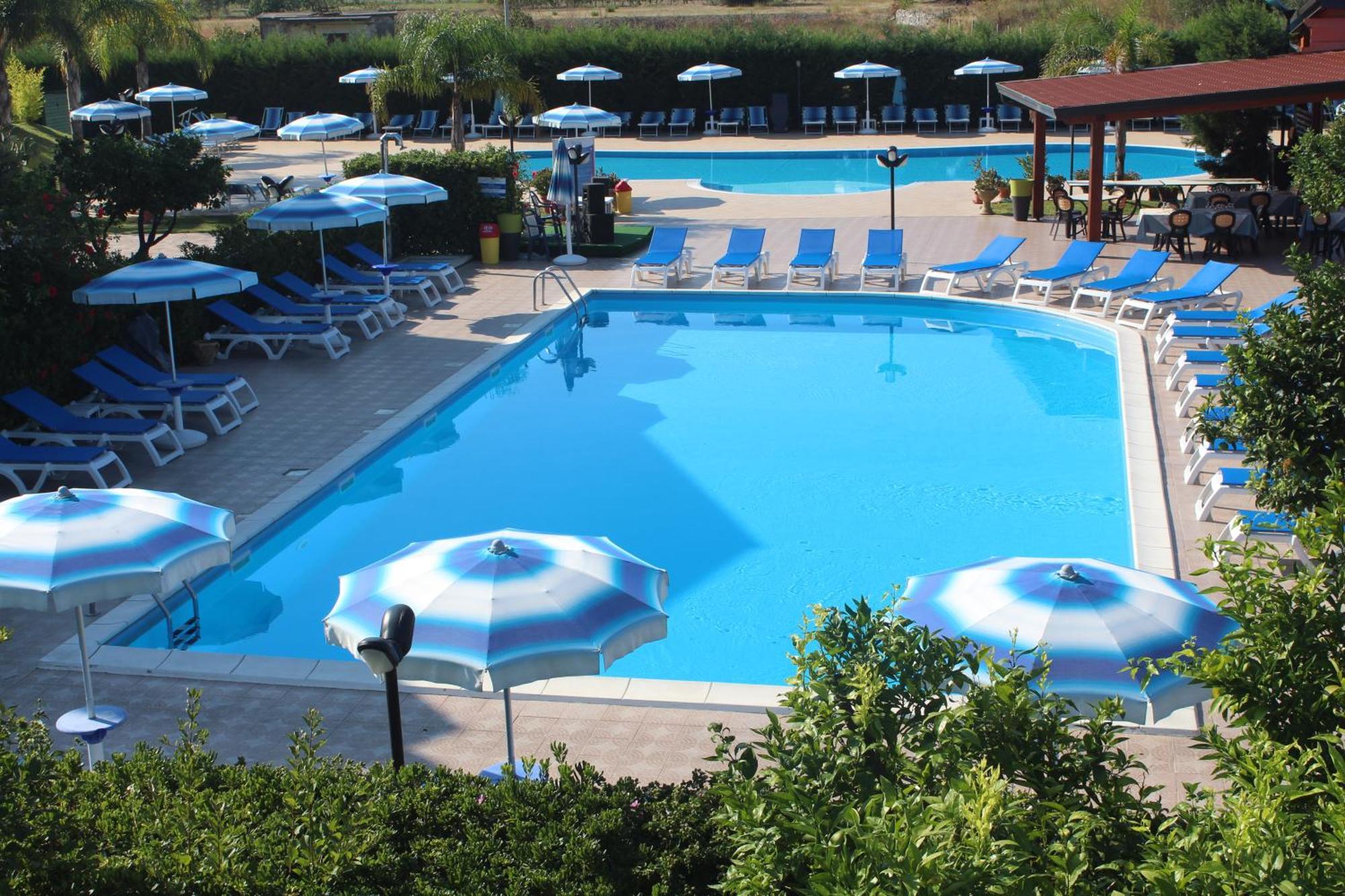 Club Esse Aquilia Beach Village Badolato Marina Exterior foto